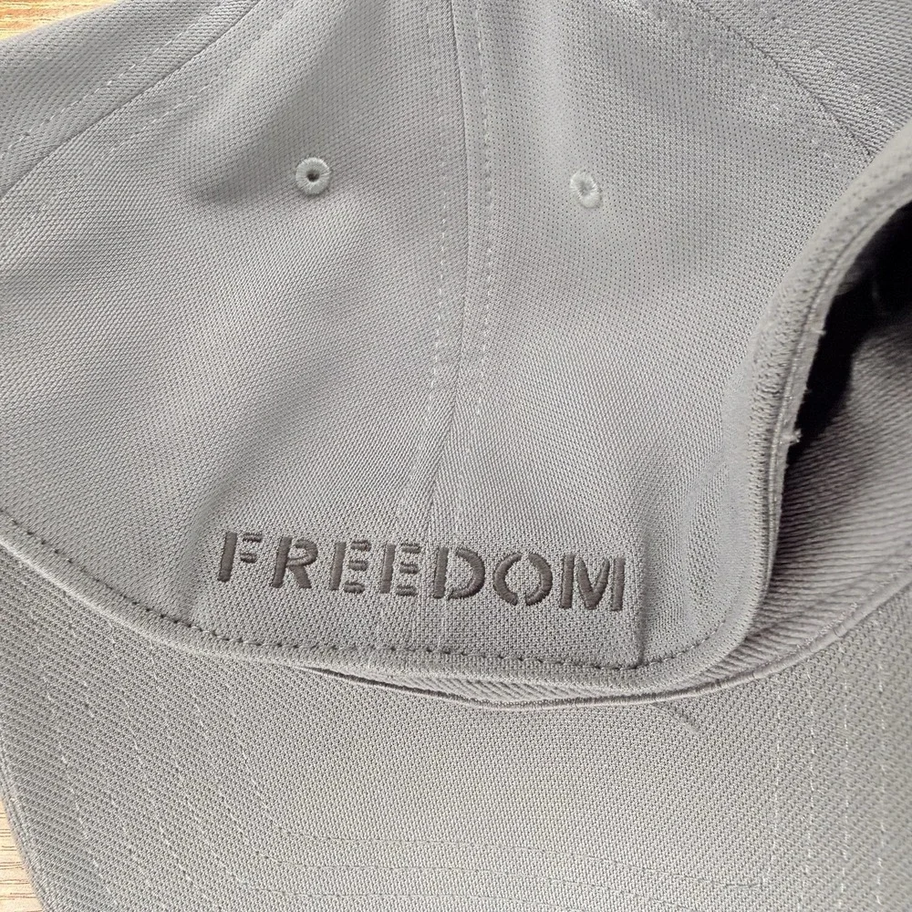 Under Armour Freedom Gray USA Flag Stretch Fit Hat Cap Men's L/XL Golf